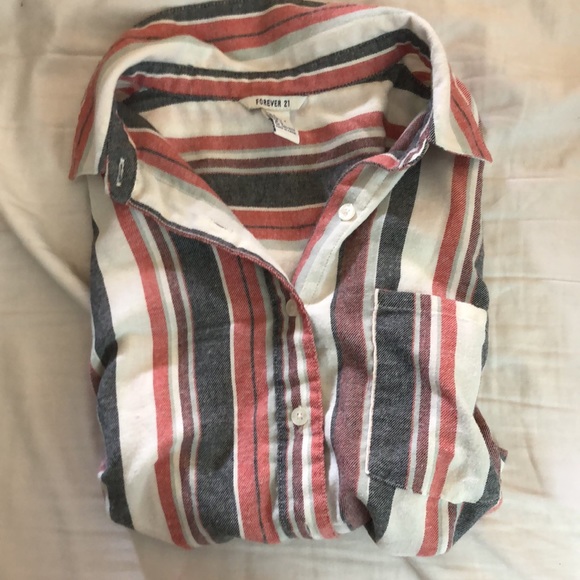 Forever 21 cropped tshirt - Picture 2 of 3